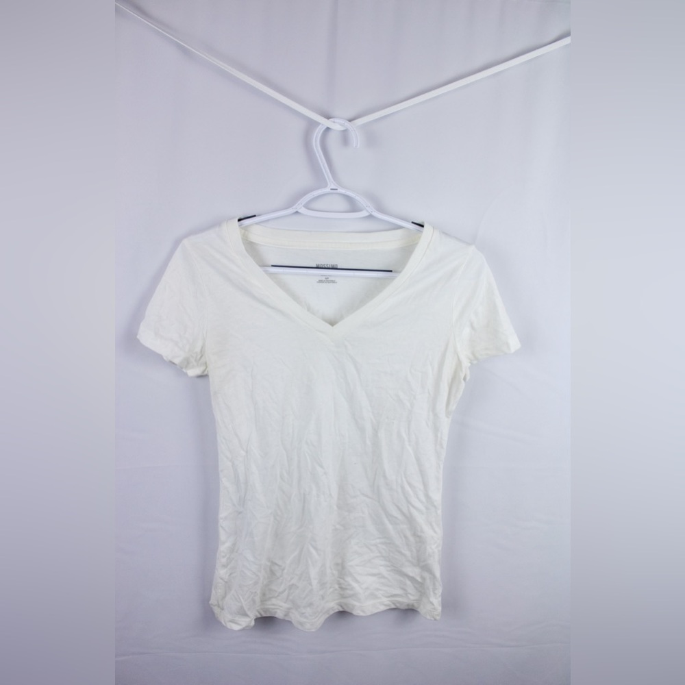 Mossimo white v-neck T-shirt. Size small
